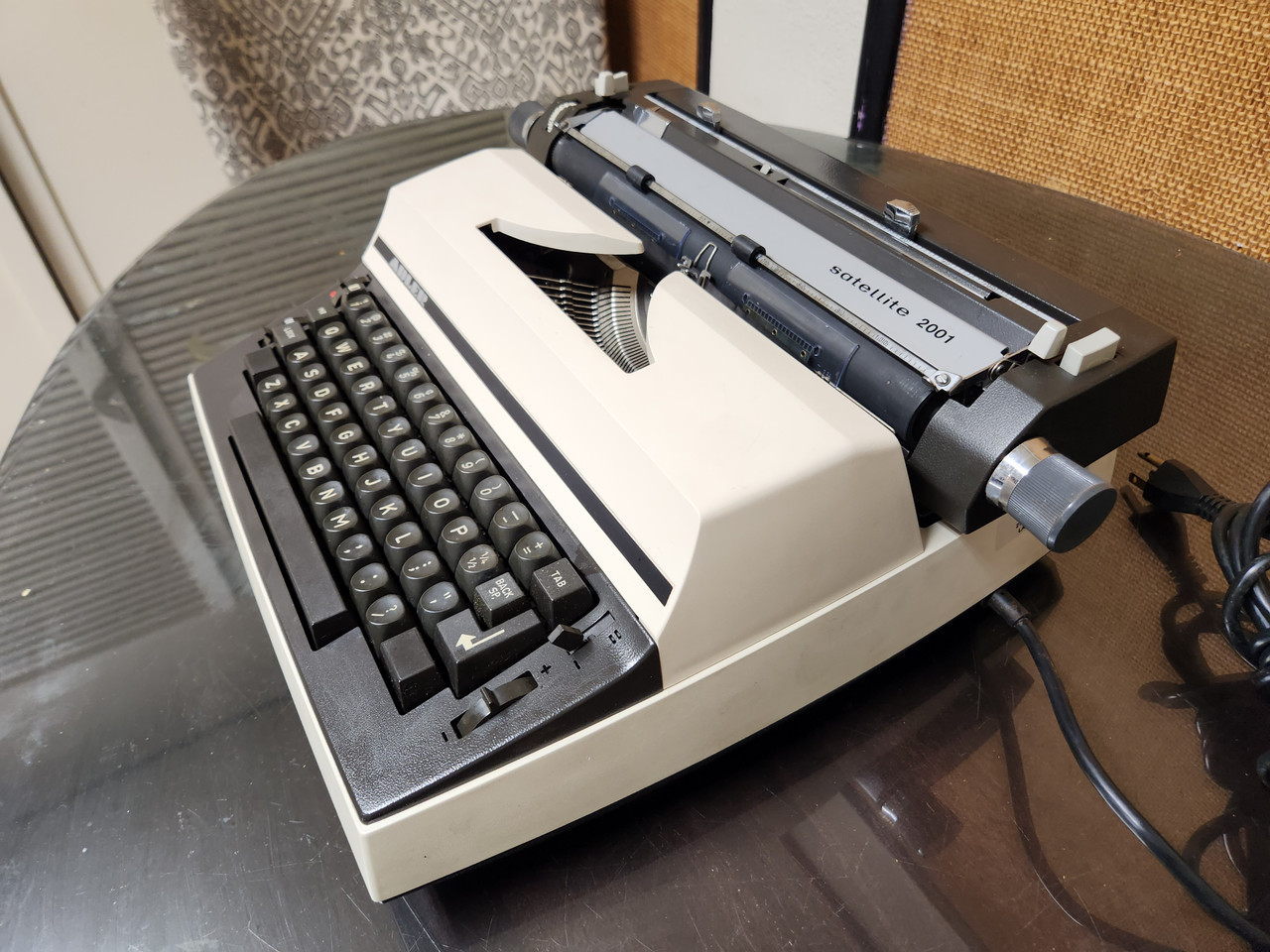 Adler outlets Satellite2001 Standard vintage type writer