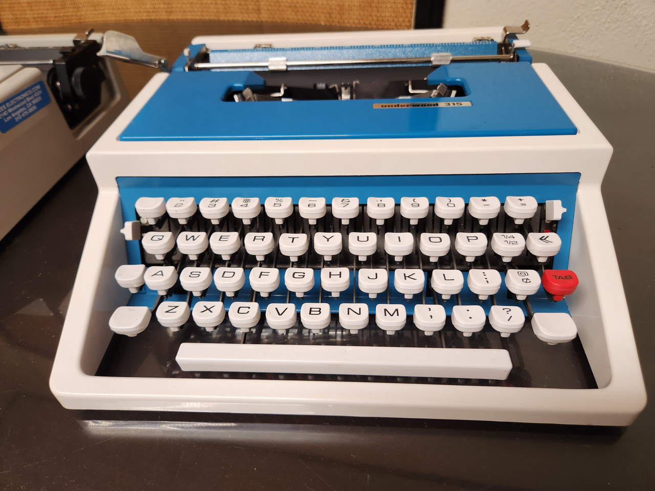 Olivetti 315 タイプライター ビンテージ ヴィンテージタイプライター olivetti/オリベッティ315 - [Sold