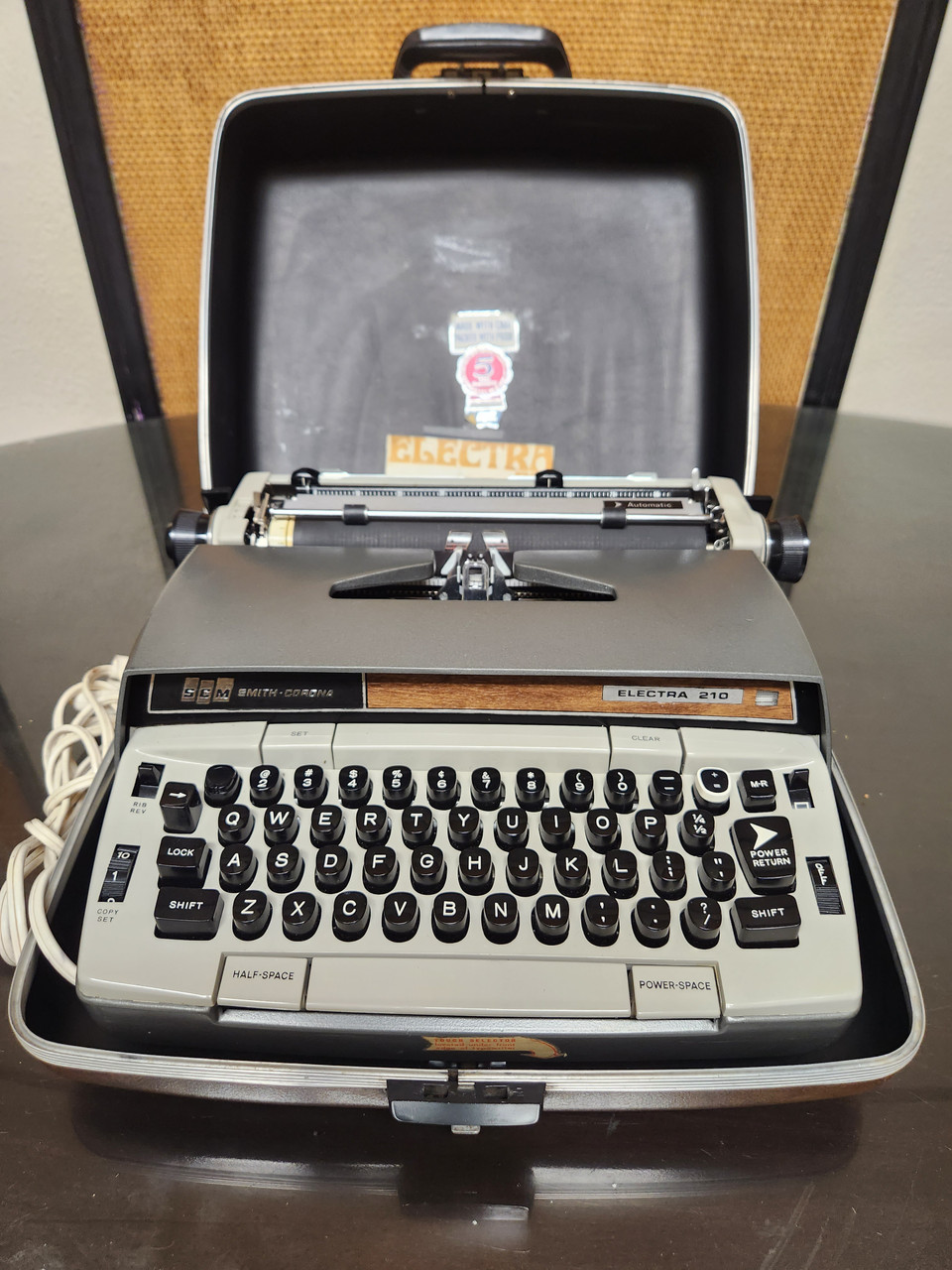 Vintage Smith Corona Electra 210 Portable with Case - Rees