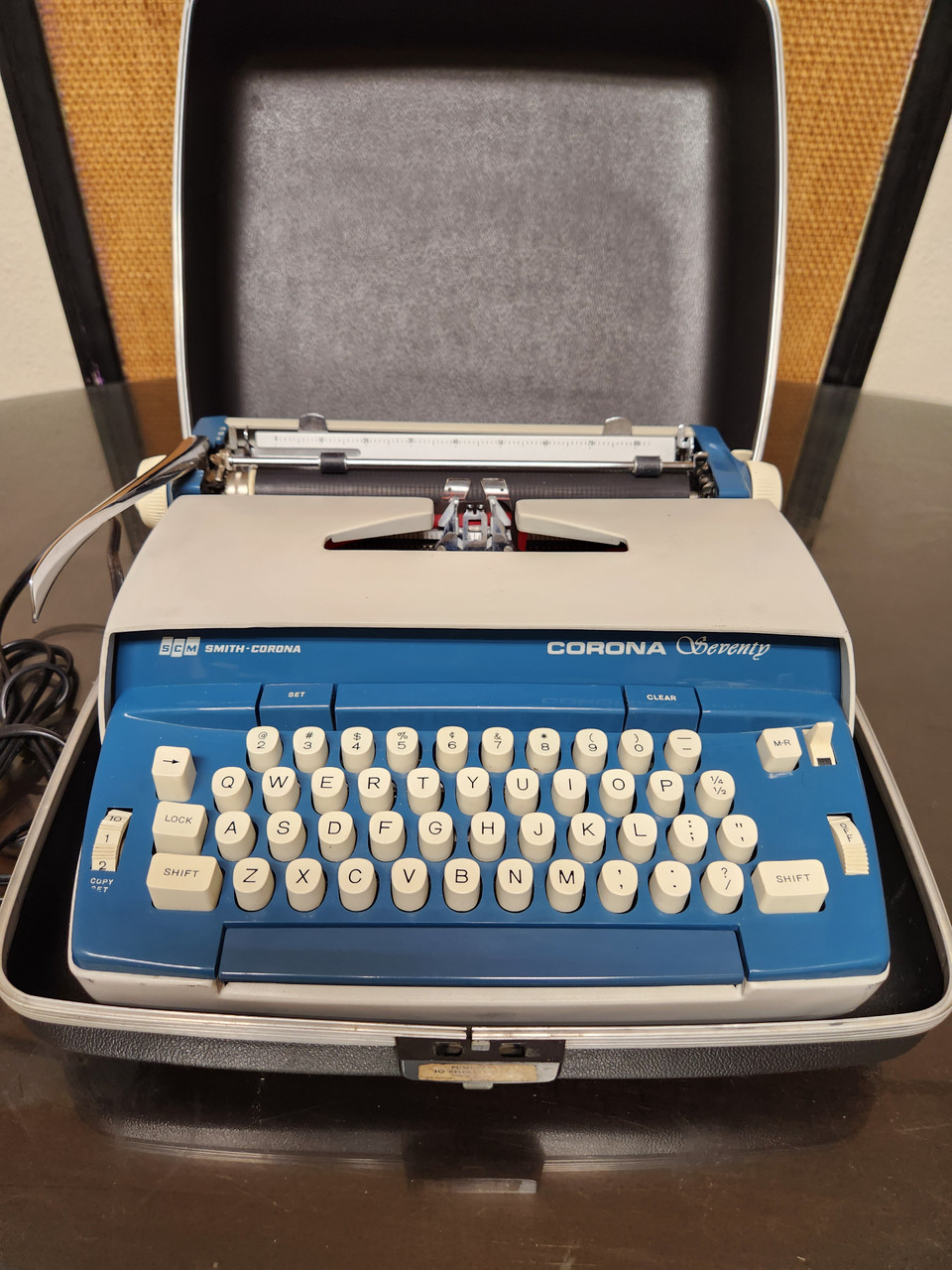 電動タイプライターSmith-Corona CORONA Seventy 電動タイプライターSmith-Corona CORONA Seventy 商品の説明アメリカ製