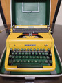 Vintage Royal Quiet DeLuxe Manual Portable with/Case