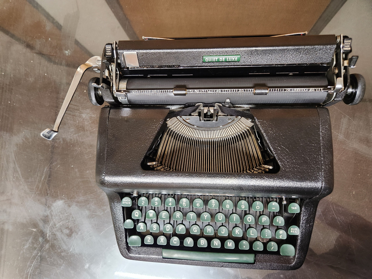 Vintage Royal Quiet Deluxe Black Manual Portable w/Case
