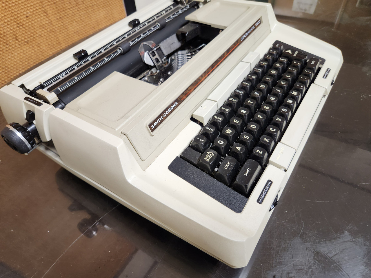 Smith-Corona Electric Typewriter. Coronamatic deals 2500. With Case