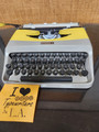 Vintage Underwood 18 Manual Portable w/Case #240