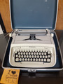Vintage Royal Safari Manual Portable "A" w/Case #343