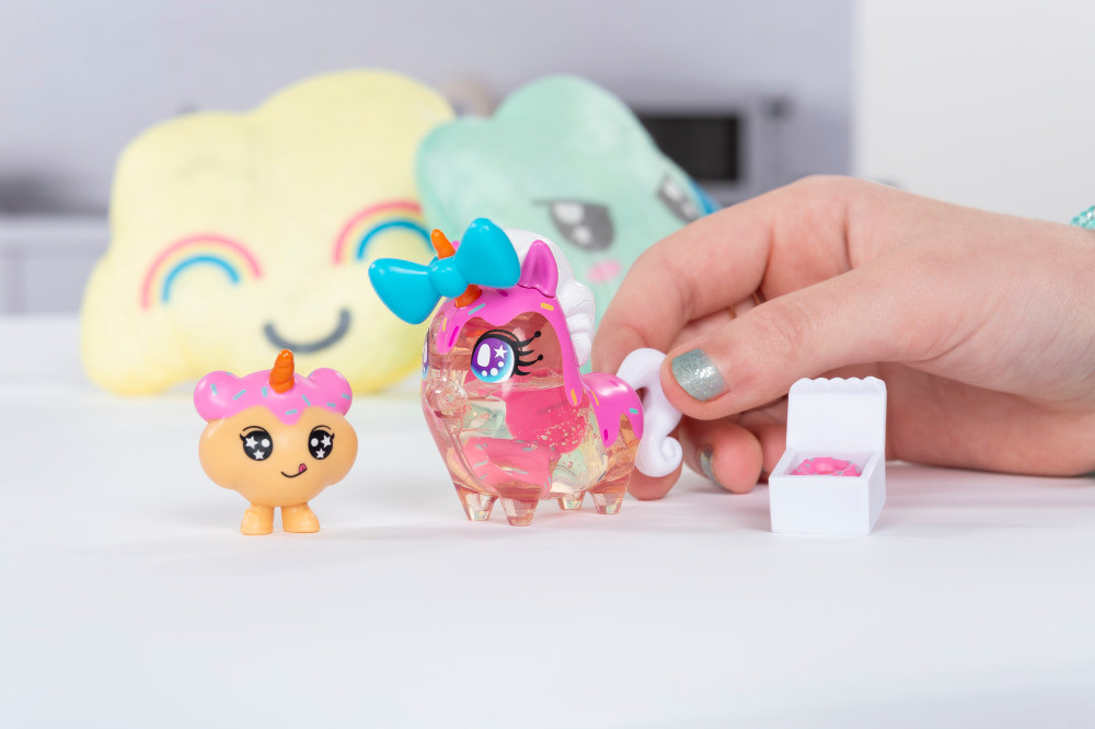 universe toy unicorn