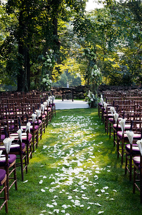 Rose Petal Aisle Styles and How to Calculate Petals Needed 