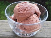 Easy Homemade Chocolate Ice Cream – Two Ways