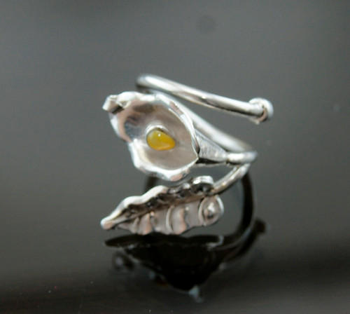 Nine50 Handmade Silver & Nacre Lily Ring