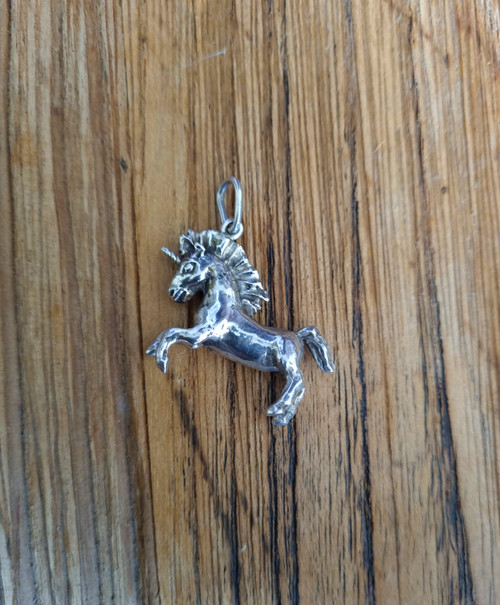 Nine50 Silver Unicorn Pendant