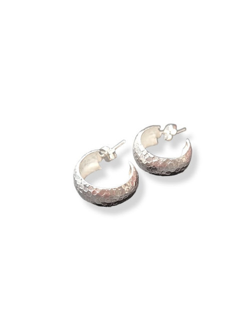 Handmade 950 silver hammered hoop earrings from Peru