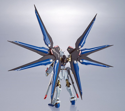 Bandai 208433 Metal Robot Tamashii <SIDE MS> Strike Freedom Gundam Figure