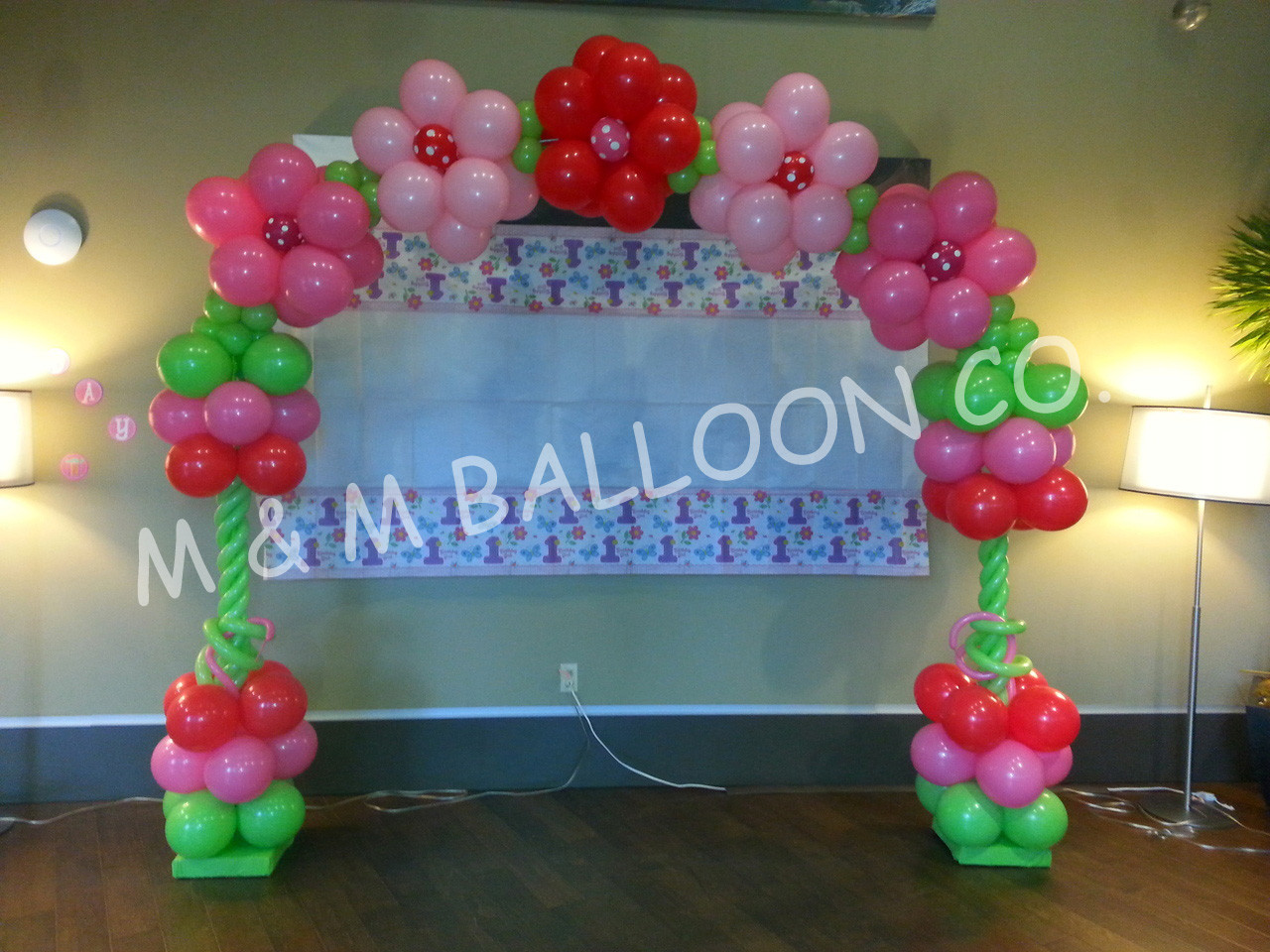 Twisted Column Flower Arch M M Balloon Co Of Seattle