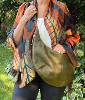 rhea slouchy crescent shoulder/crossbody