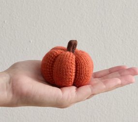 small cozy knit pumpkins