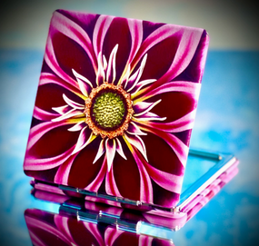 magnifying compact mirror