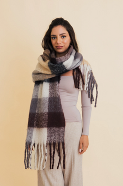 cozy breeze fringe scarf