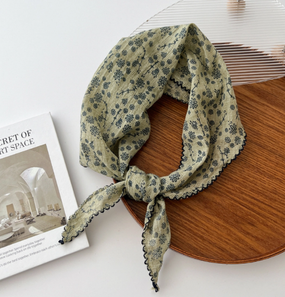 lace trim triangle scarf