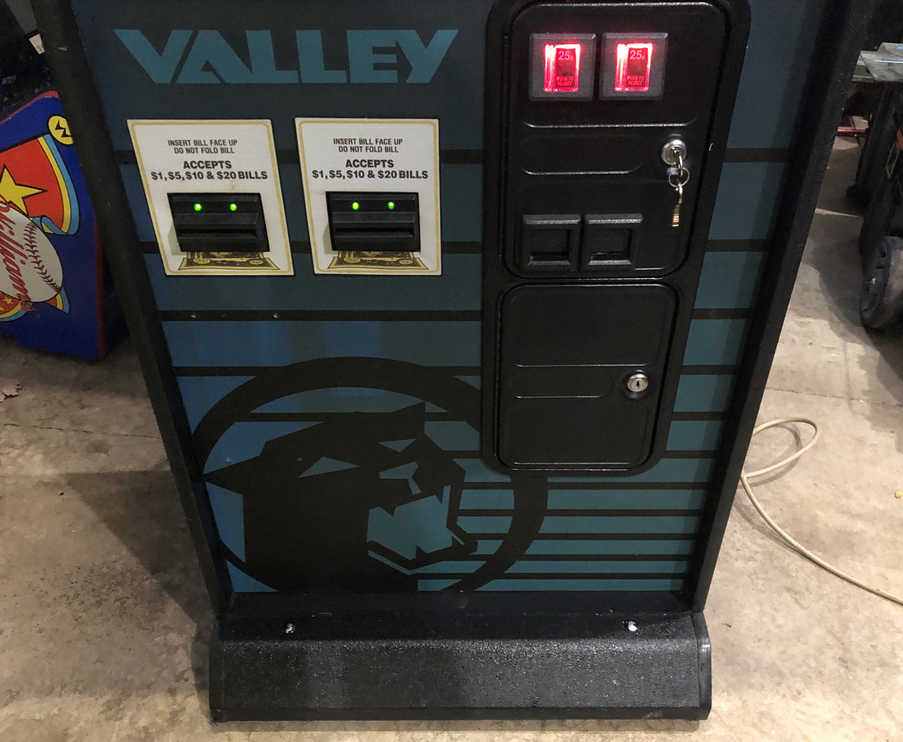 Valley Cougar 8 Dart Board - Arcade Adventures