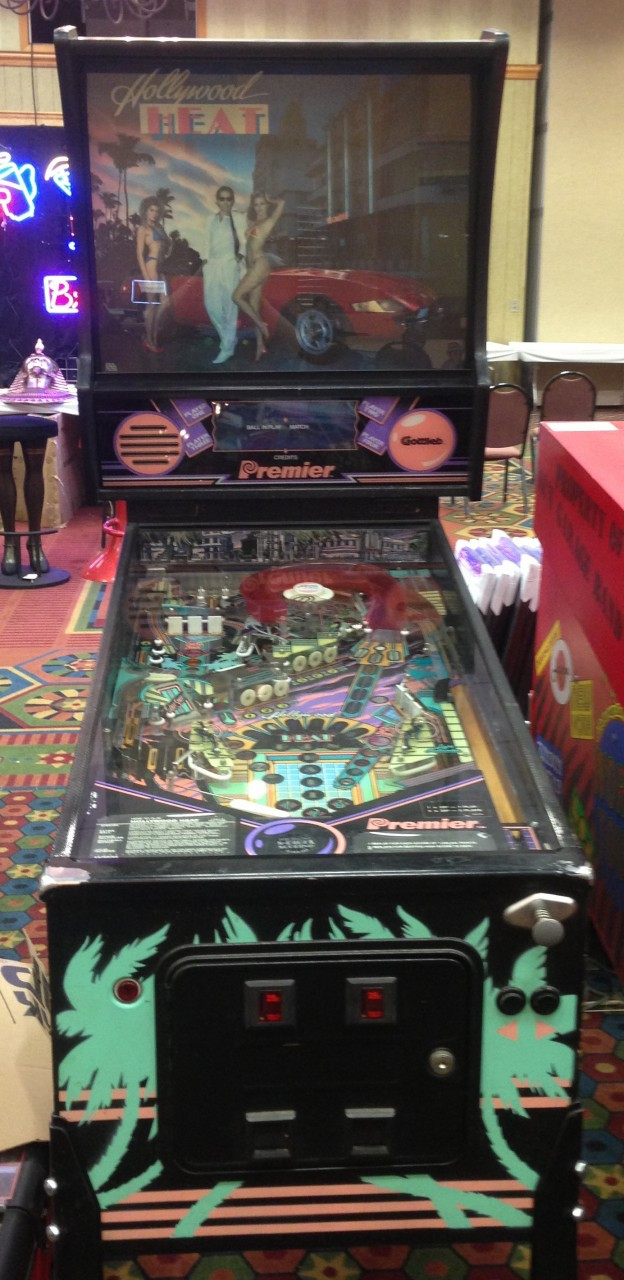 HUO Data East BATMAN Pinball Machine - Arcade Adventures
