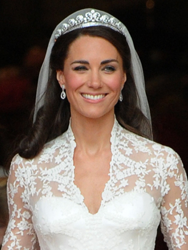 Kate Middleton's Royal Wedding Earrings | Diamond and Pearl Drop ...