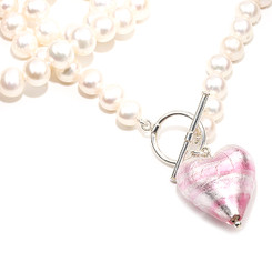 Pink Murano heart and pearl necklace lovely idea as a bridesmaids gift