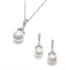 Vintage Inspired pearl bridal necklace set