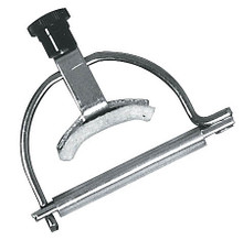 Screw Adjustment Capo Hamilton Stands. Hal Leonard #KB19. Published by Hal Leonard.

This capo features thick steel frames for secure positioning and tightening. The tension bar swivels out for fast set up and removal, and the thumb screw allows for precise positioning.