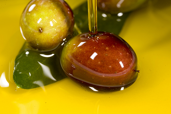 oliveswithoil.jpg