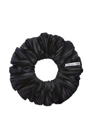 Chelsea King Plisse Scrunchie in Black