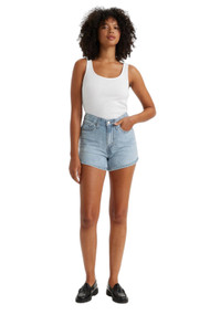 Levi's 80's Mom Short in Make A Difference