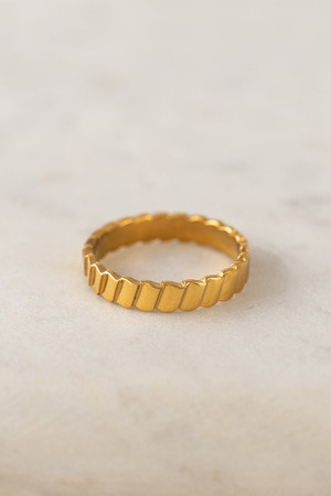Lover's Tempo Mira Ring in Gold