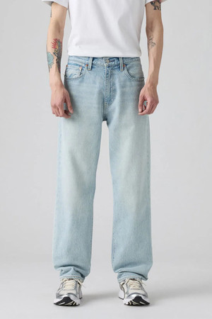 Levi's 568 Loose Straight in Baby Blue Essentials