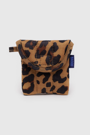 Baggu Puffy Earbuds Case in Leopard