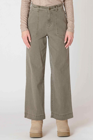 Room 34 Straight Leg Pant in Army Green