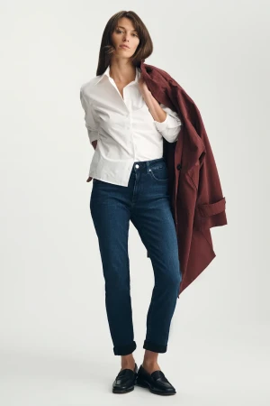 Front view of Mavi Kathleen slim boyfriend jean in ink brushed feather blue showing mid-rise waist and classic wash