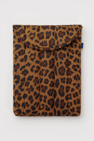 Baggu Puffy Laptop Sleeve 14" in Leopard