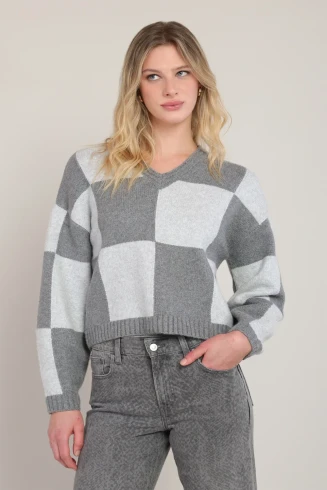 Front view of Dex colorblock sweater in heather grey block showing contrasting knit panels