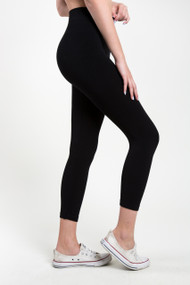 C'est Moi 3/4 Bamboo Legging in Black