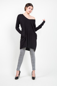 C'est Moi V-Neck Top in Black