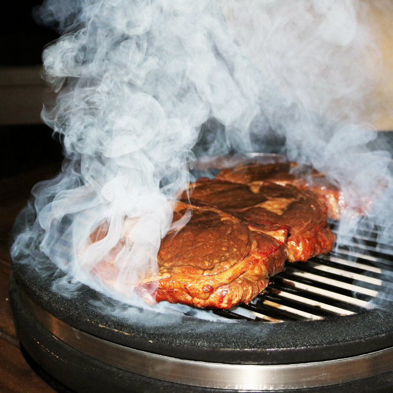 Make a perfect ribeye steak with a Kamado Grill
