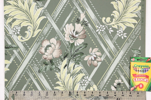 1940s Vintage Wallpaper Beige and Yellow Flowers on Green