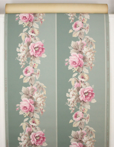 1950s Vintage Wallpaper Pink Roses on Green