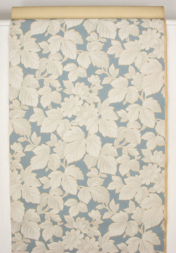 1930s Vintage Wallpaper White Flowers on Blue