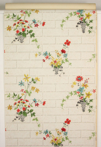 1930s Vintage Wallpaper Flower Bouquets on Tile