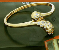 gold plated bracelet with Clasp