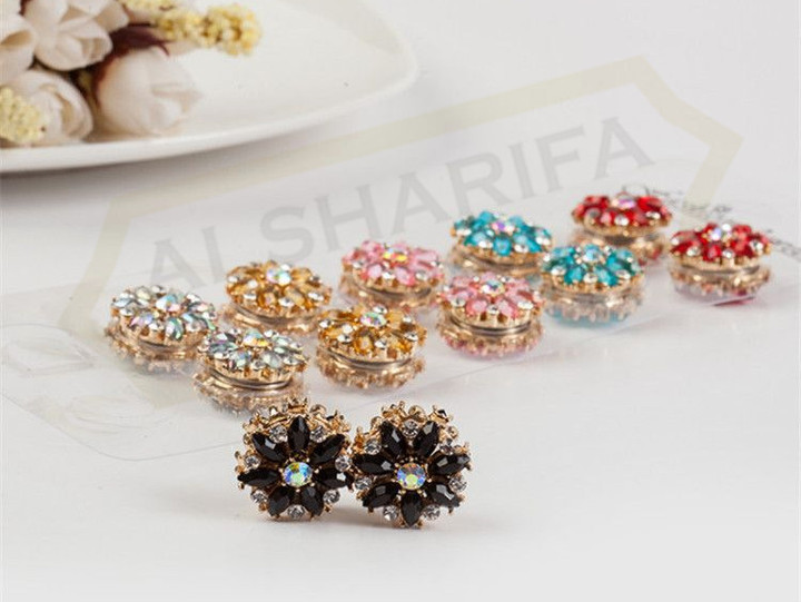 Magnetic hijab pins