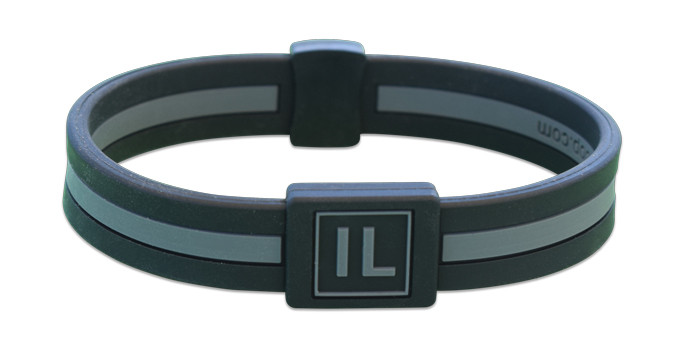 IonLoop's Black Stripe Ionic Band is made of comfortable silicone, the band goes from workout to workplace seamlessly.
(front view)
