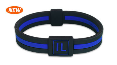 IonLoop's Black Stripe Ionic Band is made of comfortable silicone, the band goes from workout to workplace seamlessly.
(front view)