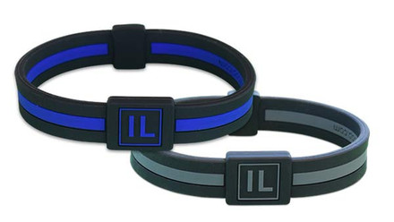 IonLoop's Black Stripe Ionic Band is made of comfortable silicone, the band goes from workout to workplace seamlessly.
(front view)